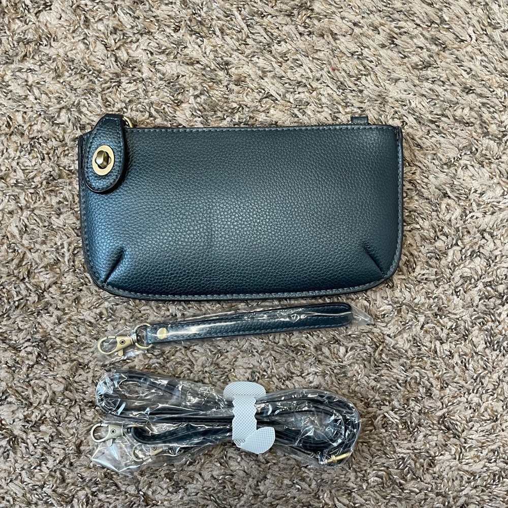 Crossbody clutch